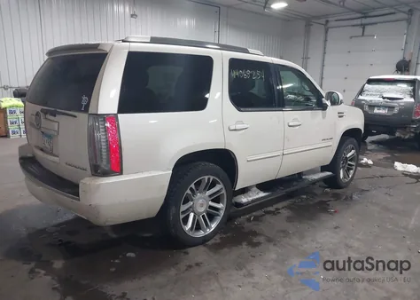 2014 Cadillac Escalade Premium z USA, uszkodzony, nr VIN 1GYS4CEF8ER208099